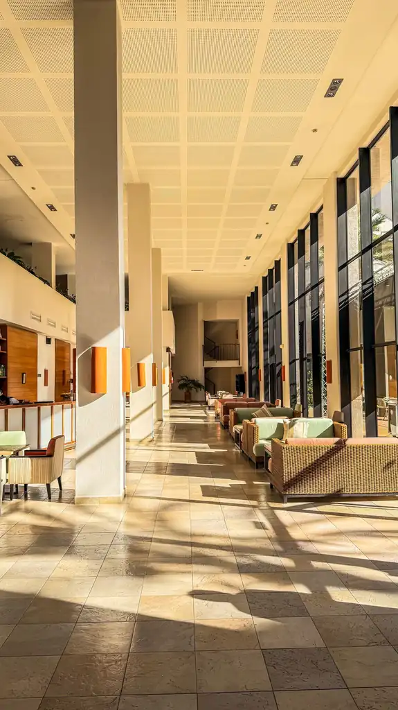Zelvaro Hotel Lobby